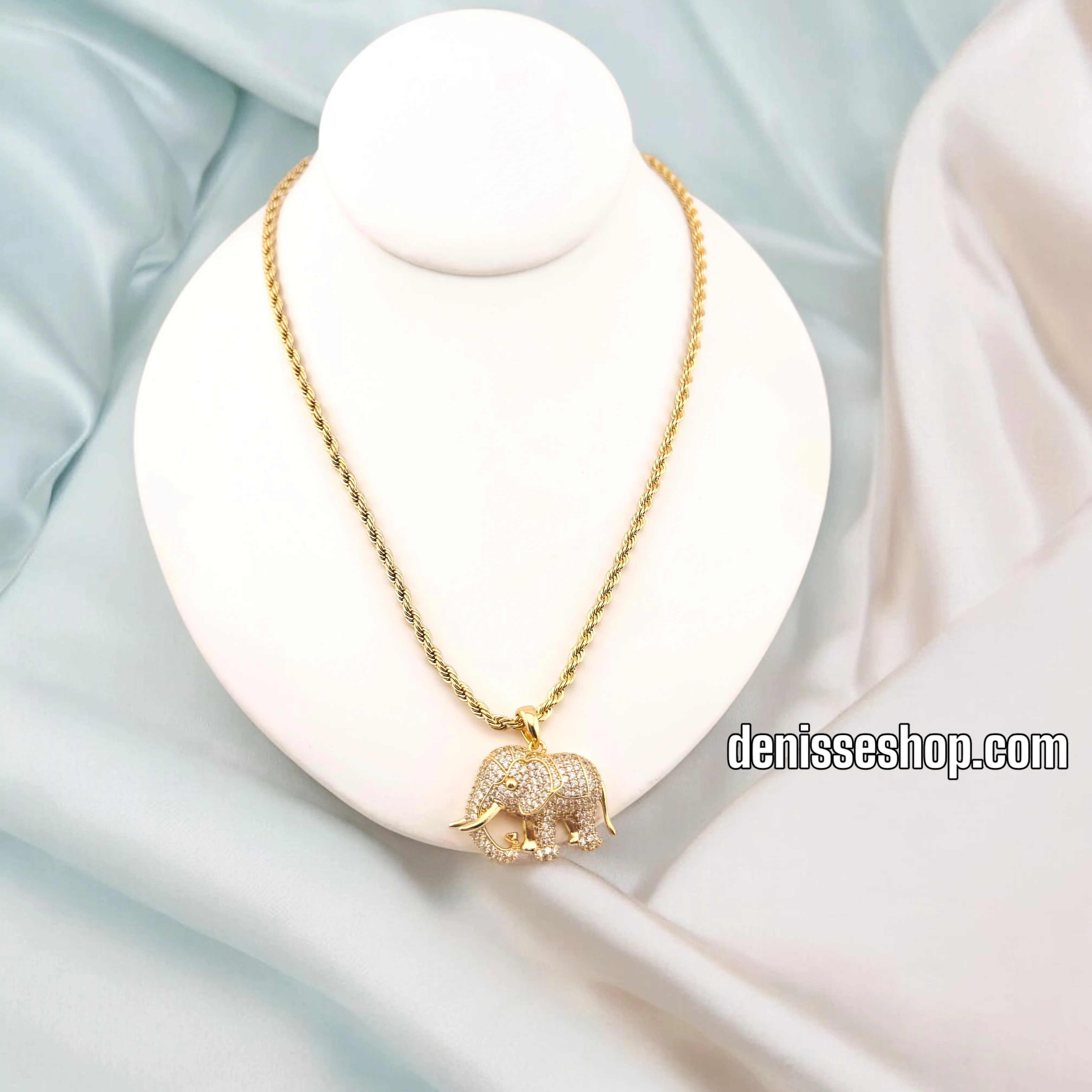 14K WOMEN MEDIUM SIZE ELEPHANT PENDANT P648