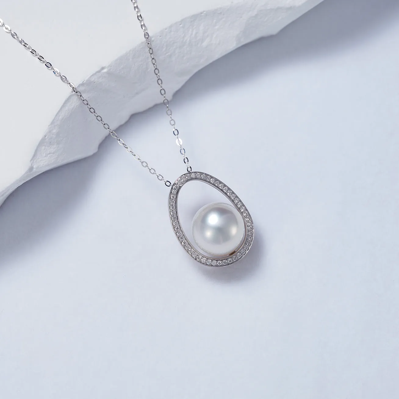 18K Solid Gold Diamond Australian White Saltwater Pearl Necklace KN00202