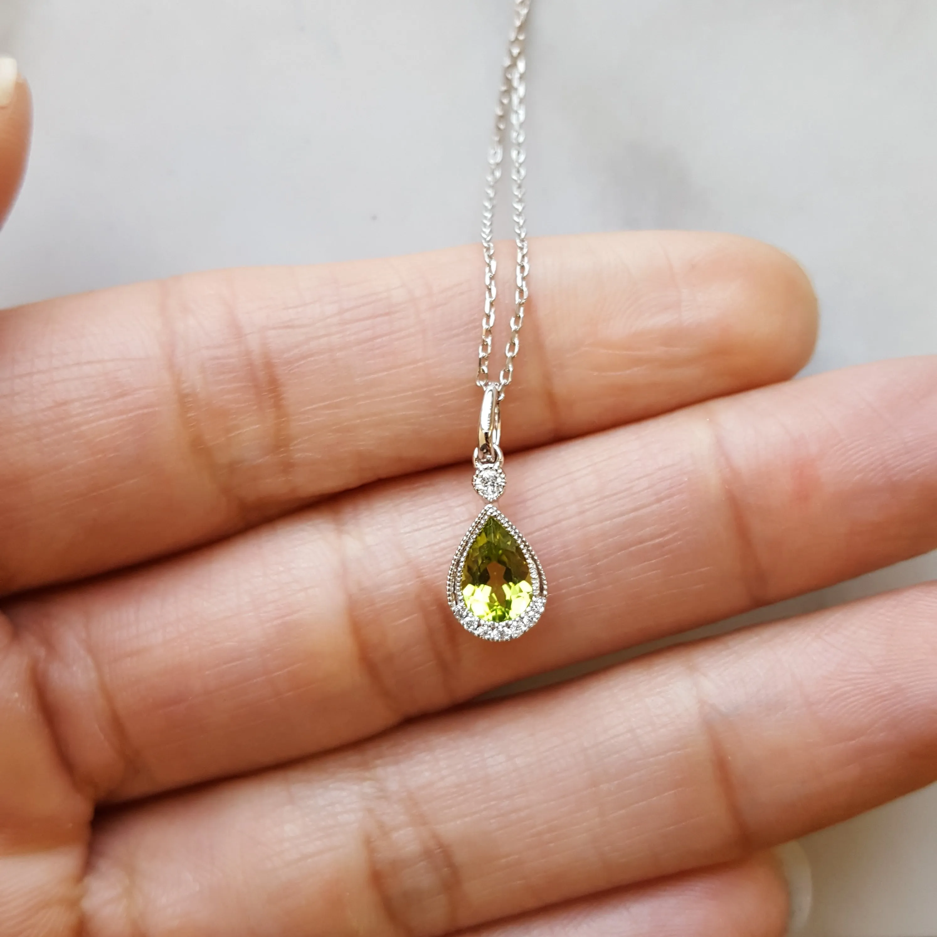 Arizona Peridot Elegant Pendant