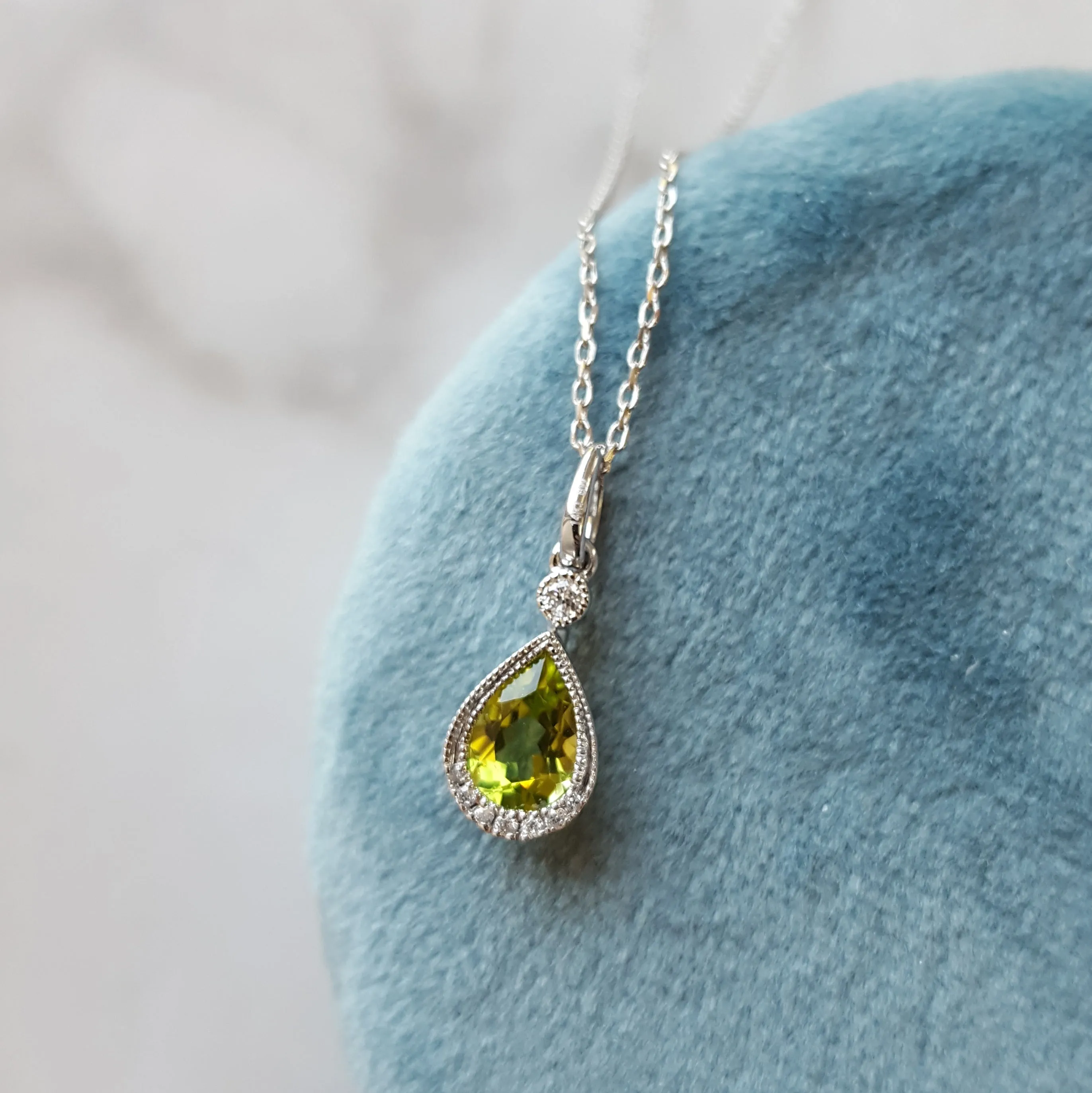 Arizona Peridot Elegant Pendant