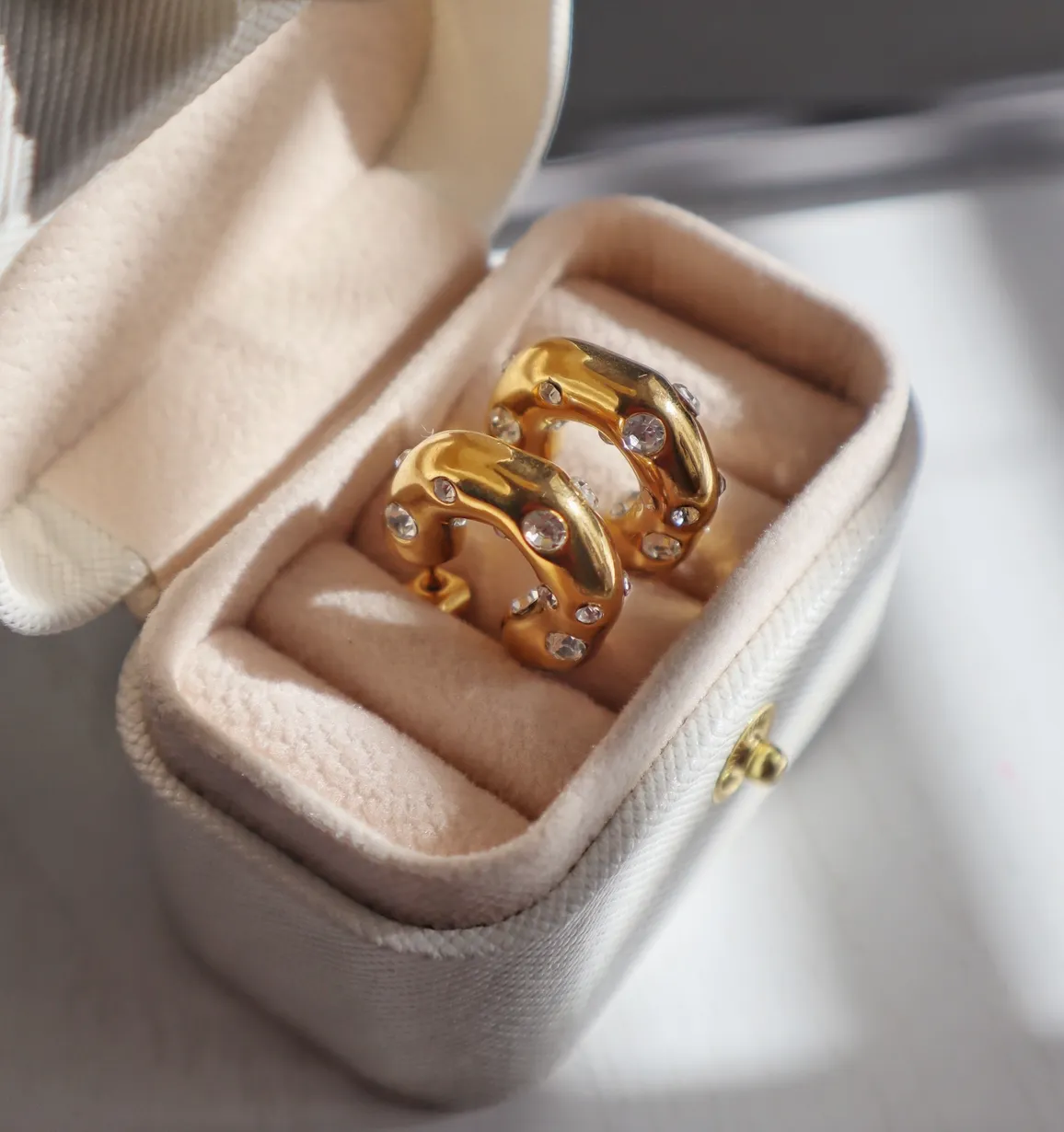 Dazzle Hoops I Chunky Cz