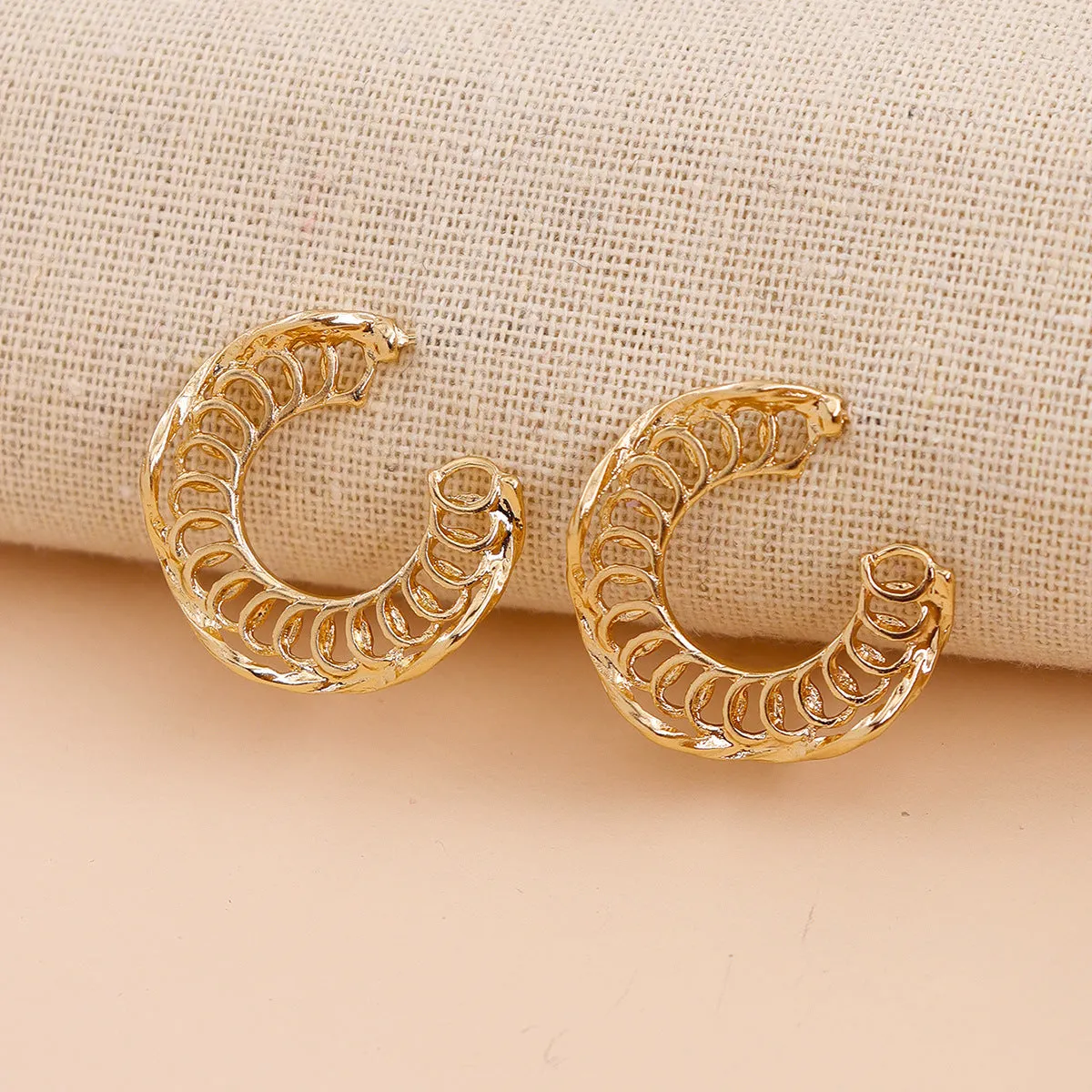 European and American Wholesale: Stylish Hollow Alloy Earrings Set, Introducing Vienna Verve Collection