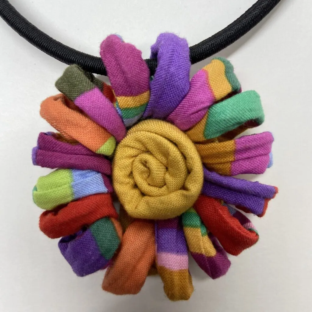 FICKLESTICKS Mum Necklace - BLACK AND WHITE (YELLOW CENTER) (NOT MULTI)