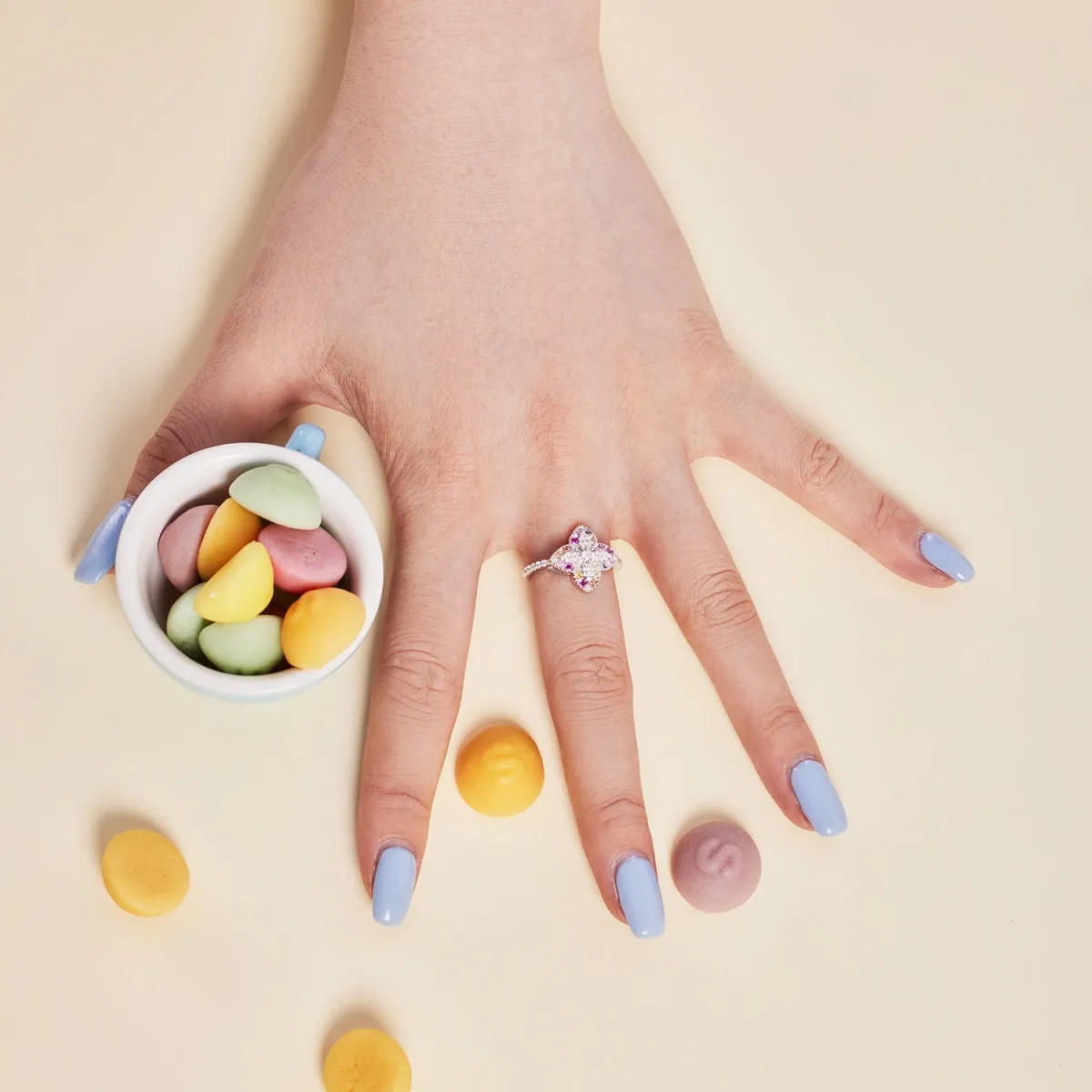 [Goodv]Luxurious Colorful Flower Shape Banquet Ring