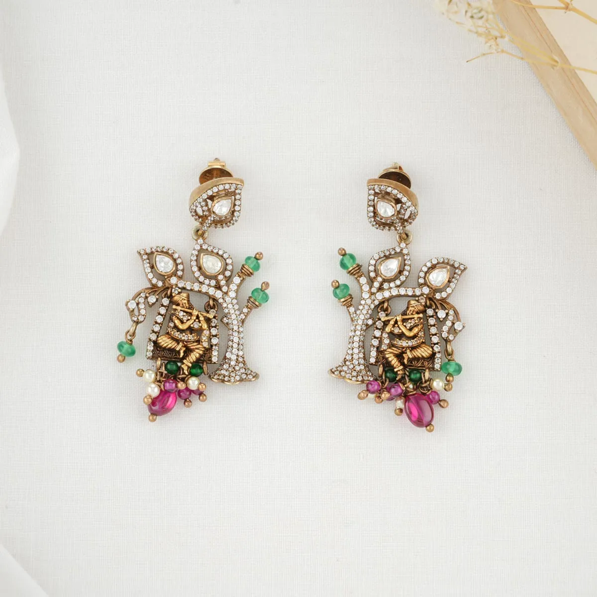 Graceful Krishna Victorian Pendant set