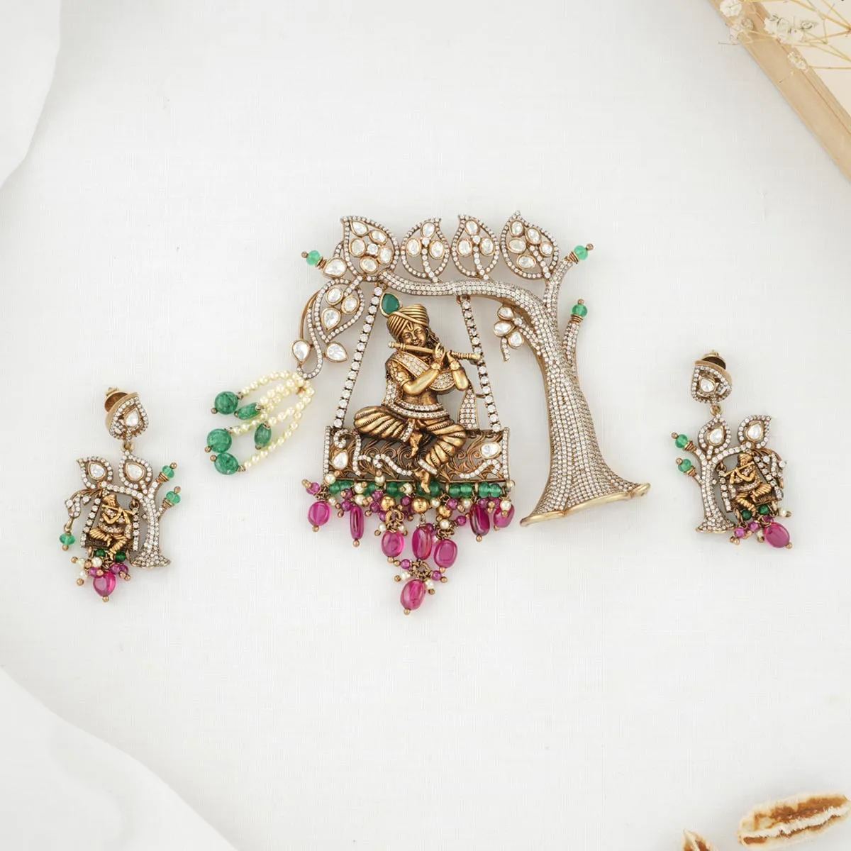 Graceful Krishna Victorian Pendant set