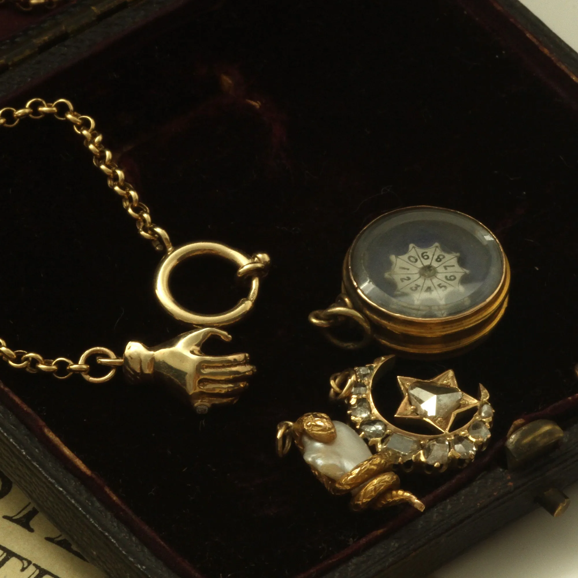 Handclasp Charm Base Necklace