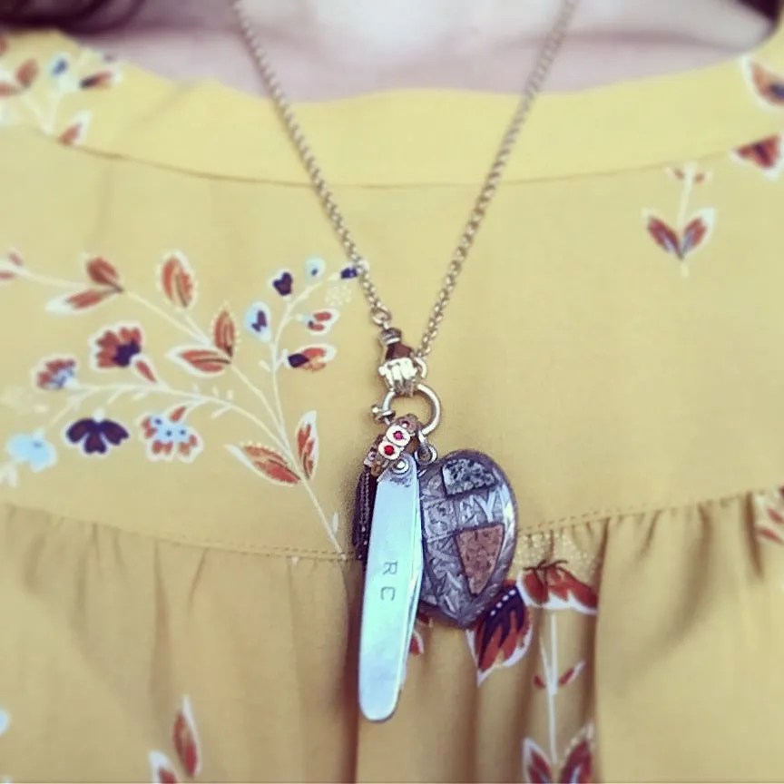 Handclasp Charm Base Necklace