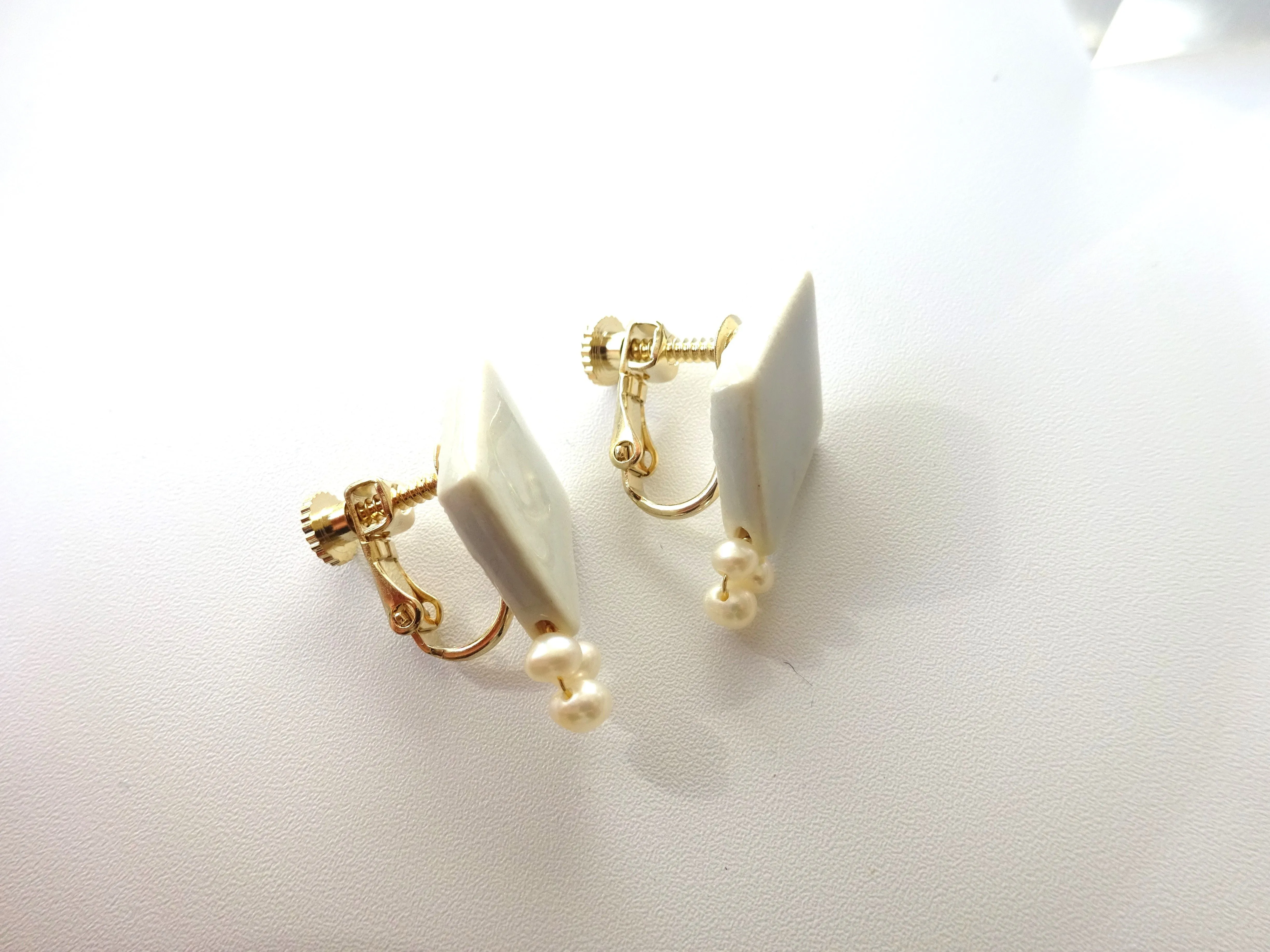 Hishigata Freshwater Pearl Pierced Earrings / Clip-on Earrings Lavender