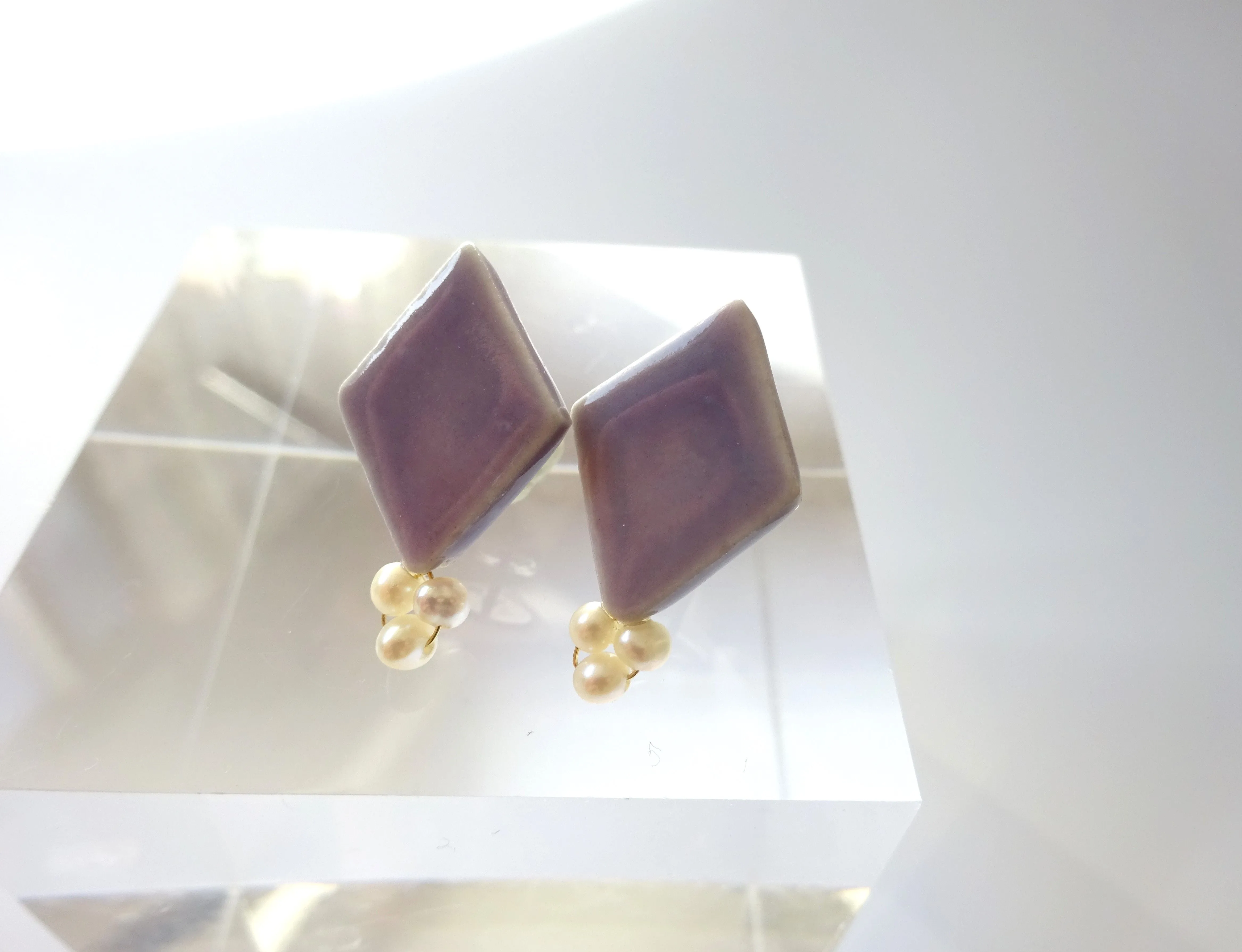 Hishigata Freshwater Pearl Pierced Earrings / Clip-on Earrings Lavender