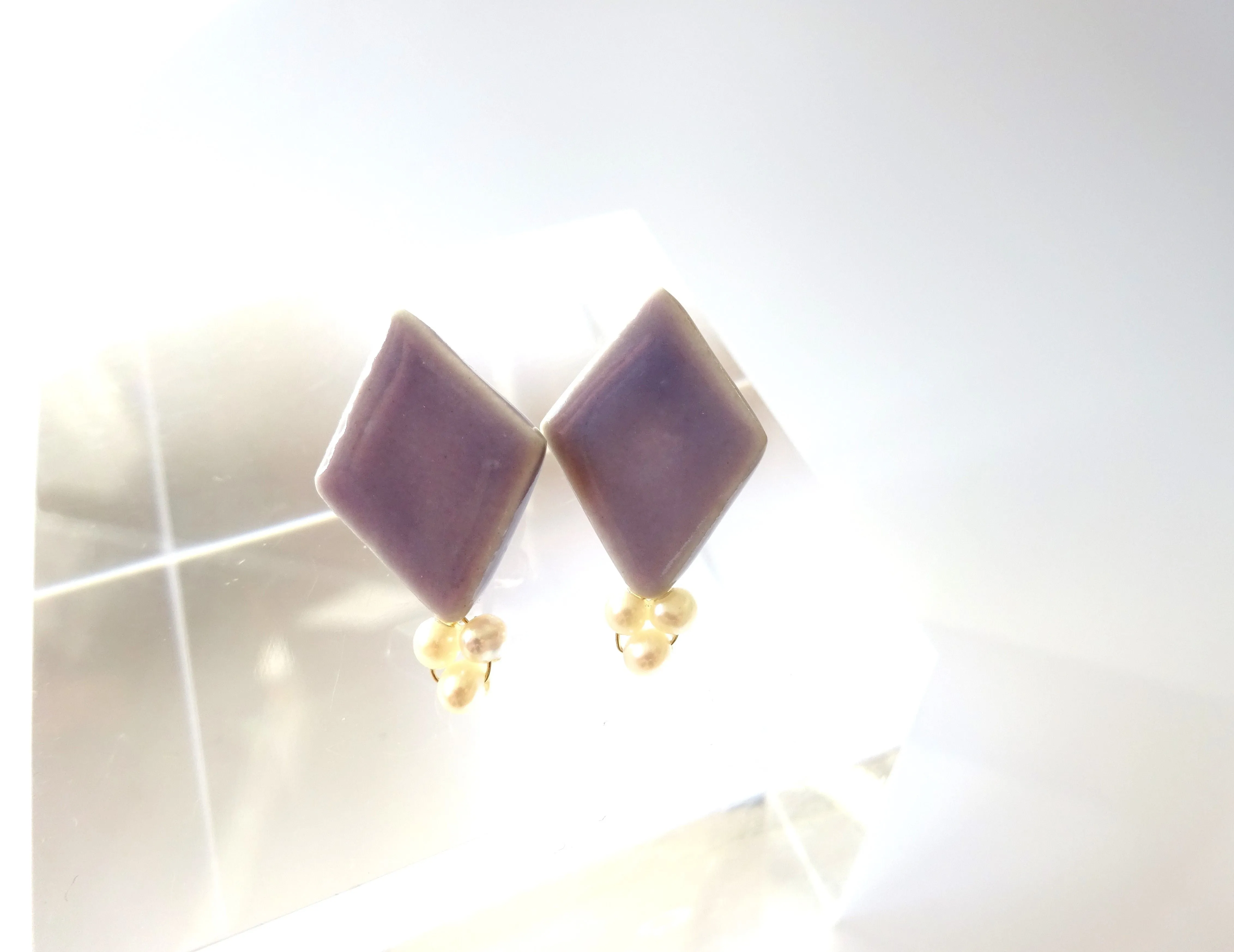 Hishigata Freshwater Pearl Pierced Earrings / Clip-on Earrings Lavender