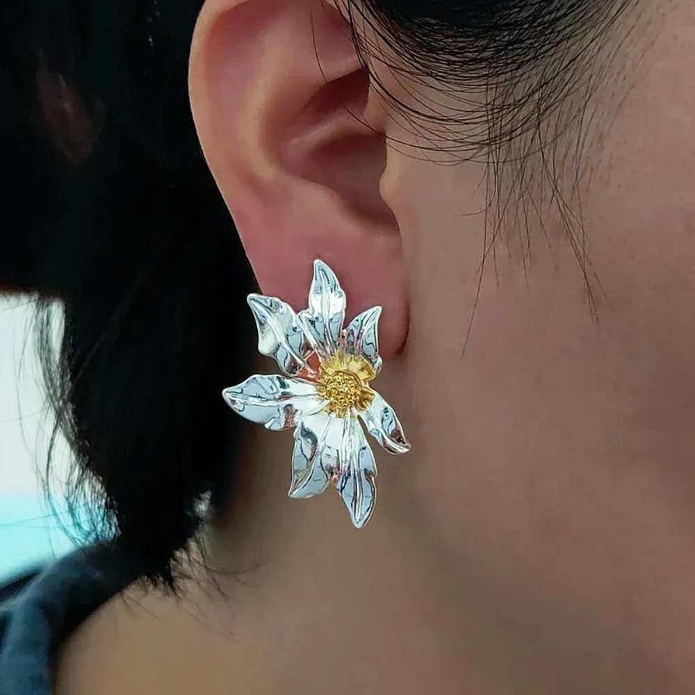 Hypoallergenic Stylish Vintage Flower Stud Earrings