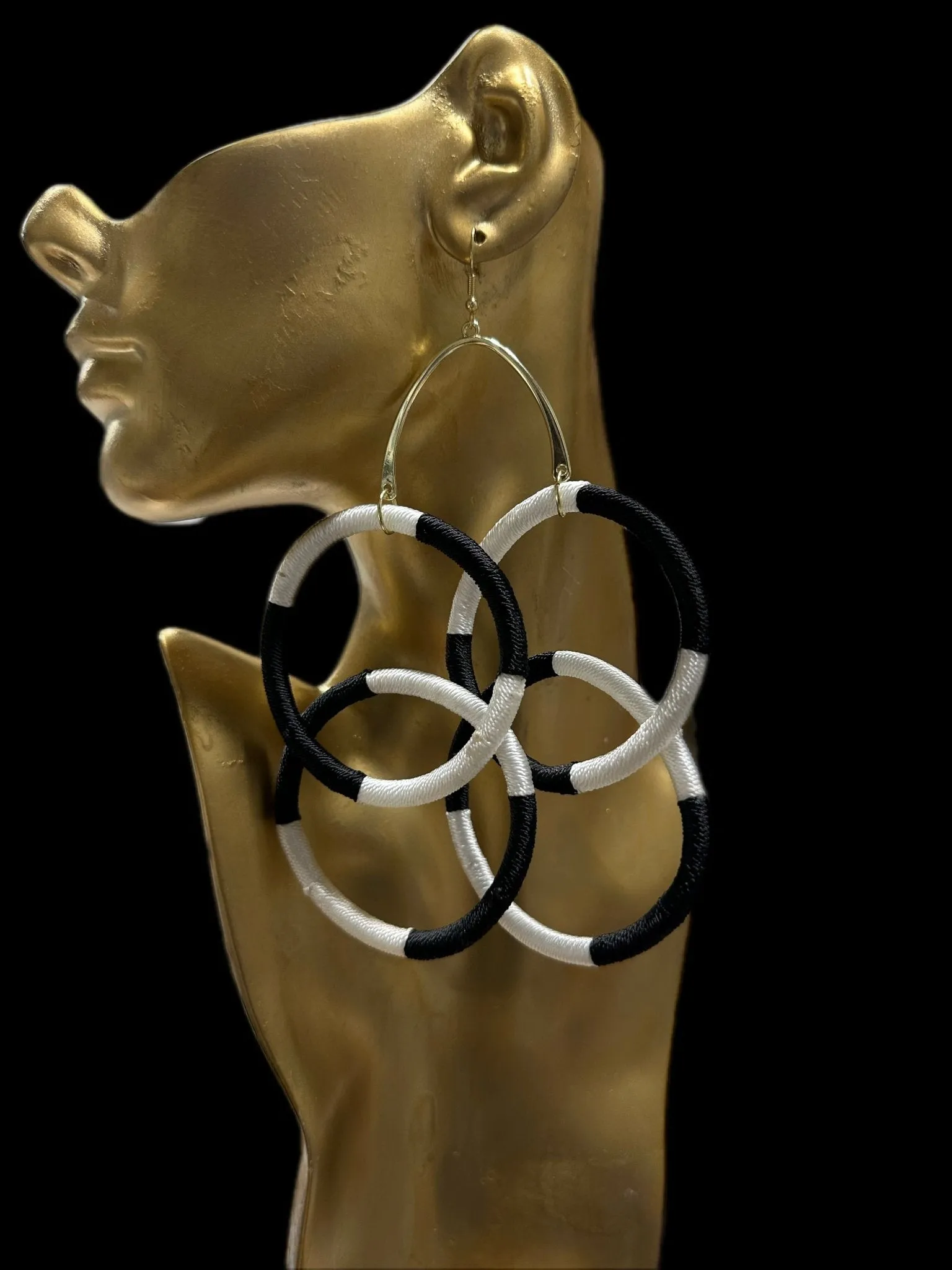 Lightweight multi rings Kukua Earrings