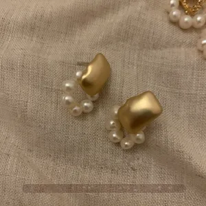 Modern Gold and Pearl Half-Hoop Earrings jlt11771
