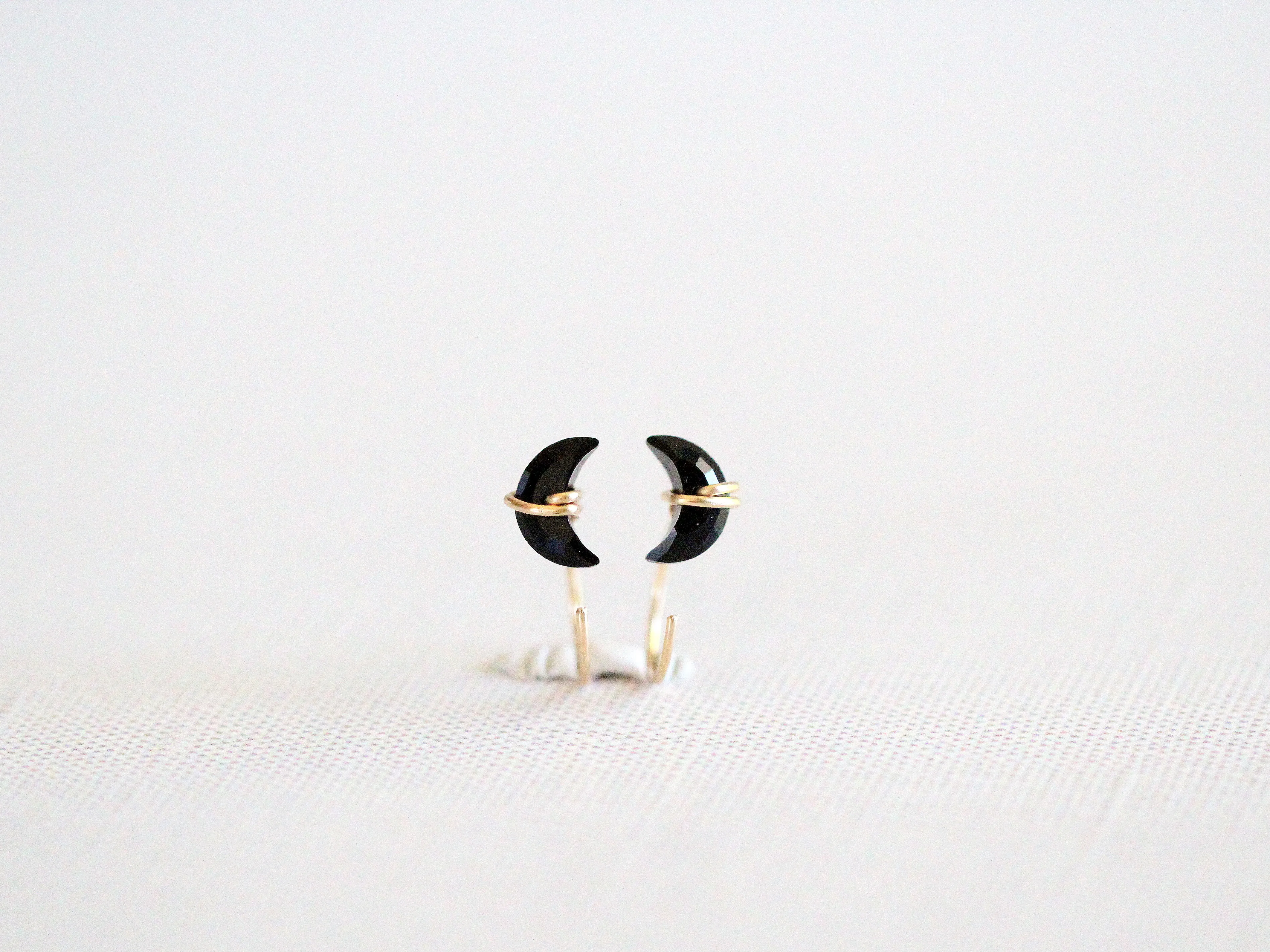 Moonbeam Hug Hoops - Black Agate