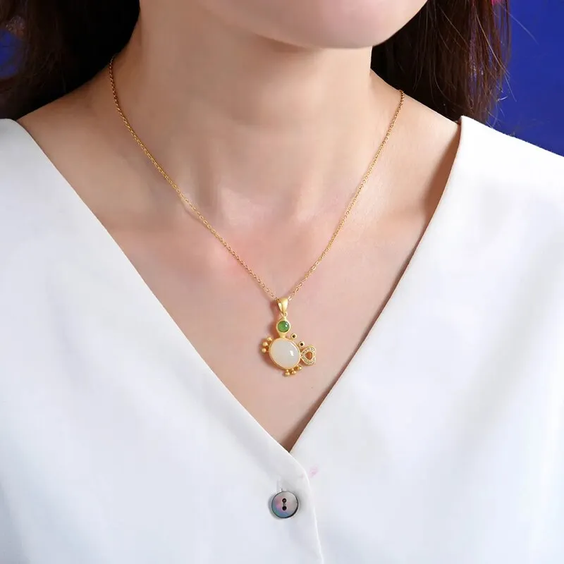 Natural Hetian jade small crab egg face heart-shaped pendant necklace