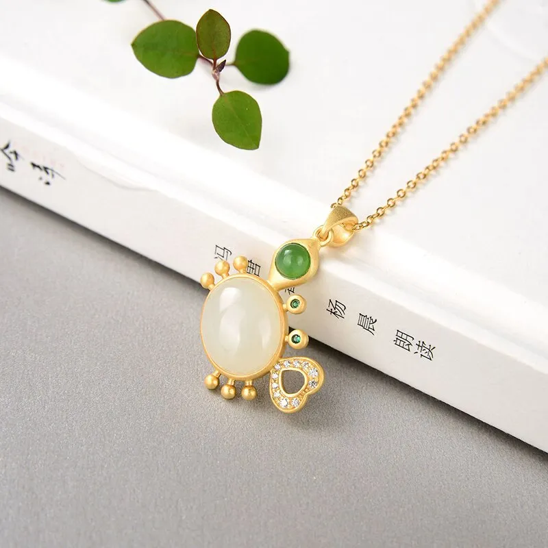 Natural Hetian jade small crab egg face heart-shaped pendant necklace