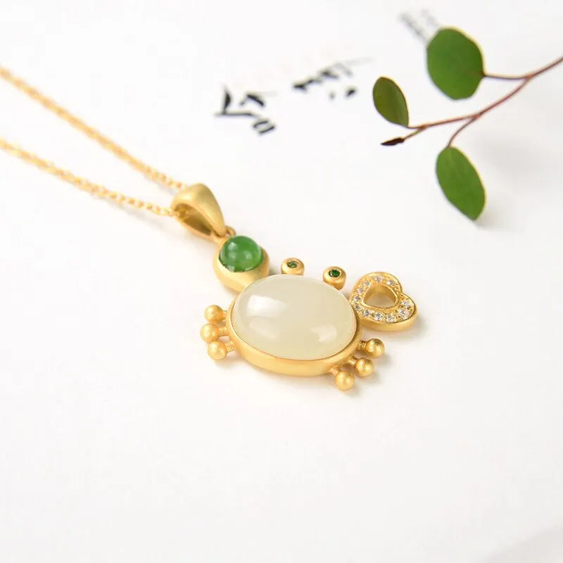 Natural Hetian jade small crab egg face heart-shaped pendant necklace