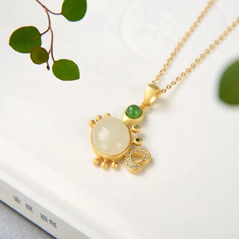 Natural Hetian jade small crab egg face heart-shaped pendant necklace