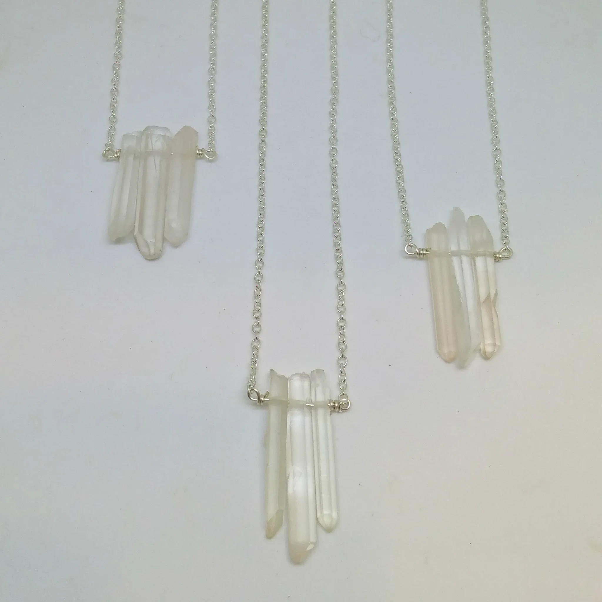 NATURAL QUARTZ CRYSTAL POINT BAR NECKLACE