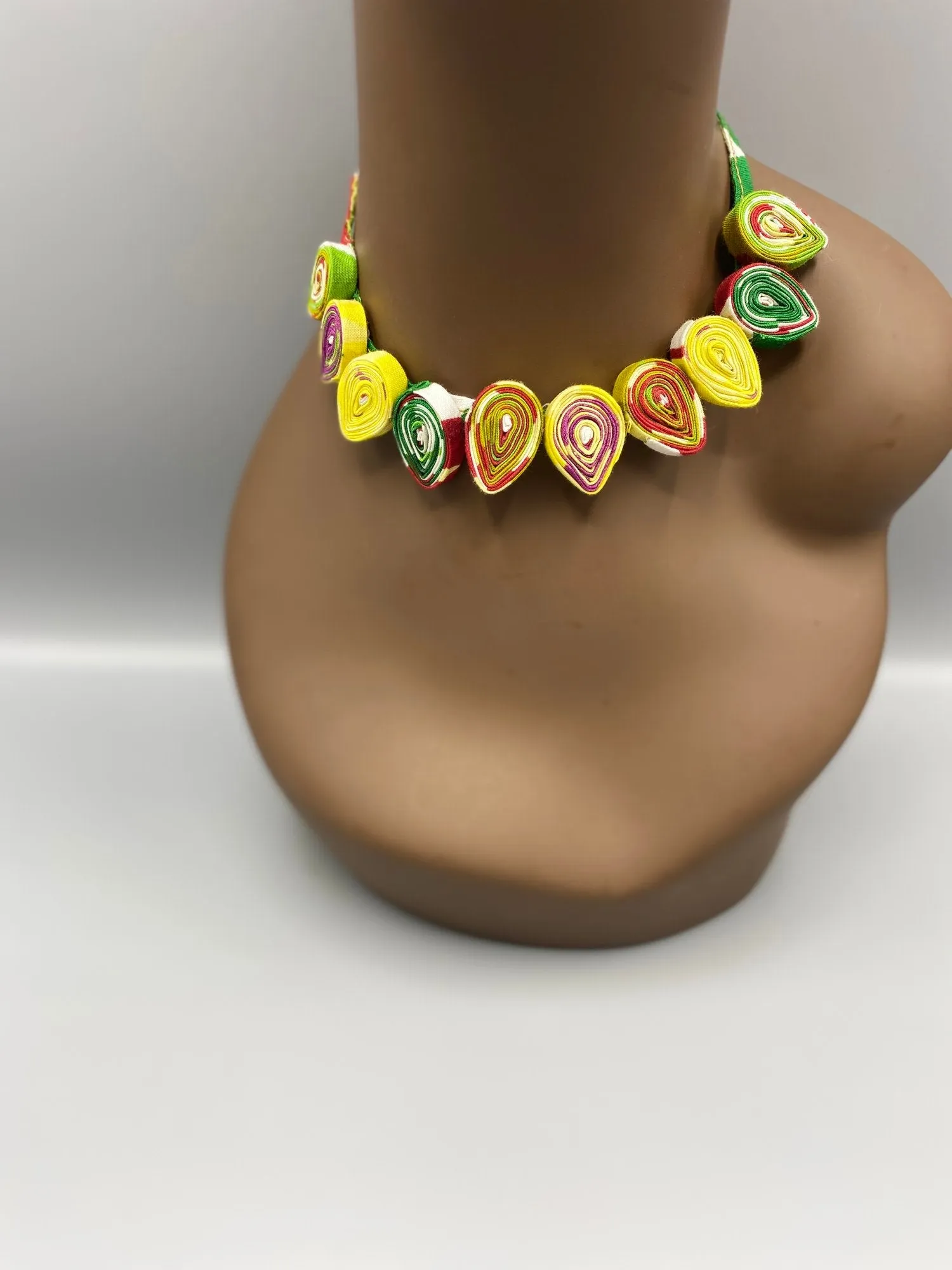 Piesie Single Tier Necklace & Earring Set