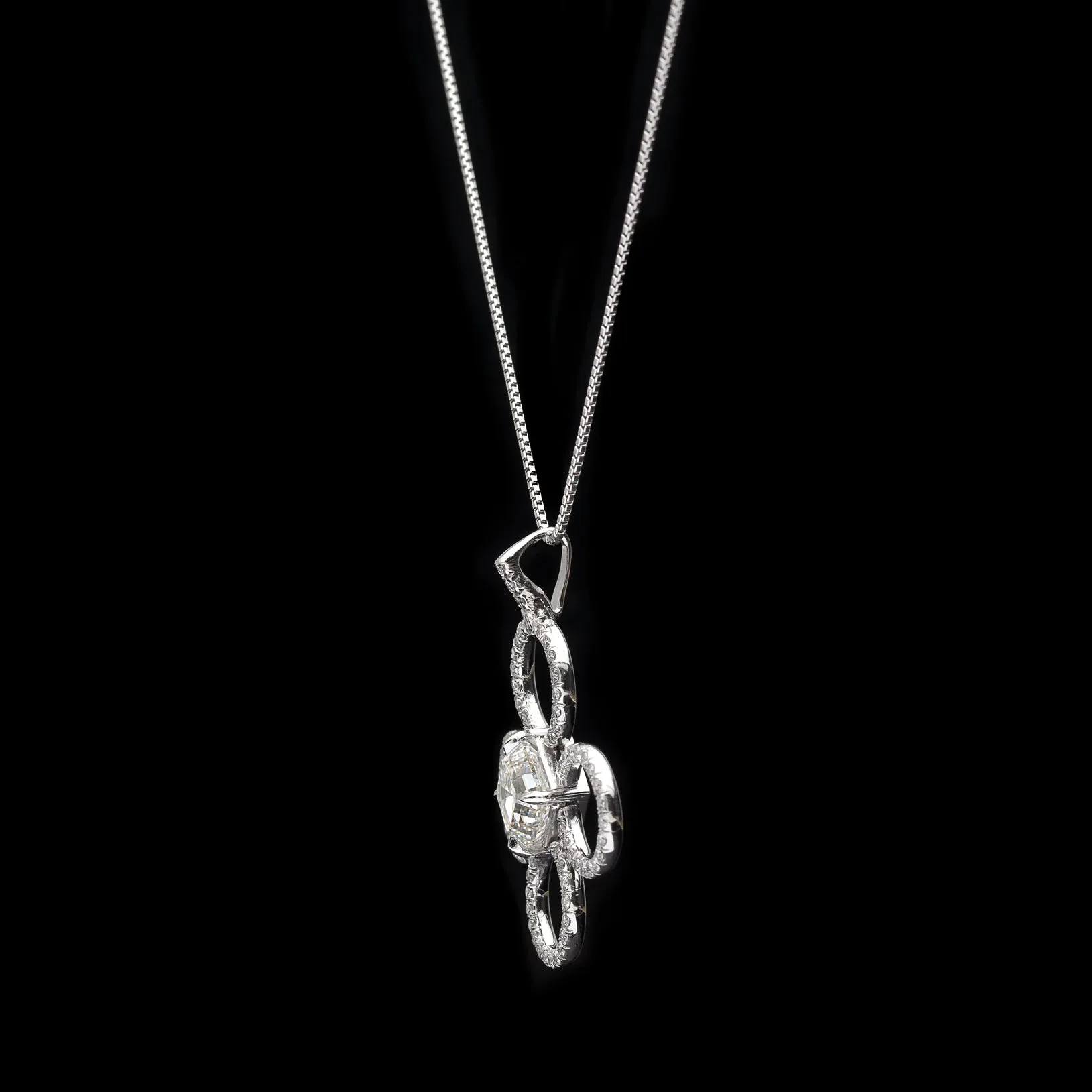 Platinum GIA 0.97ct H/VS1 Diamond Clover Pendant