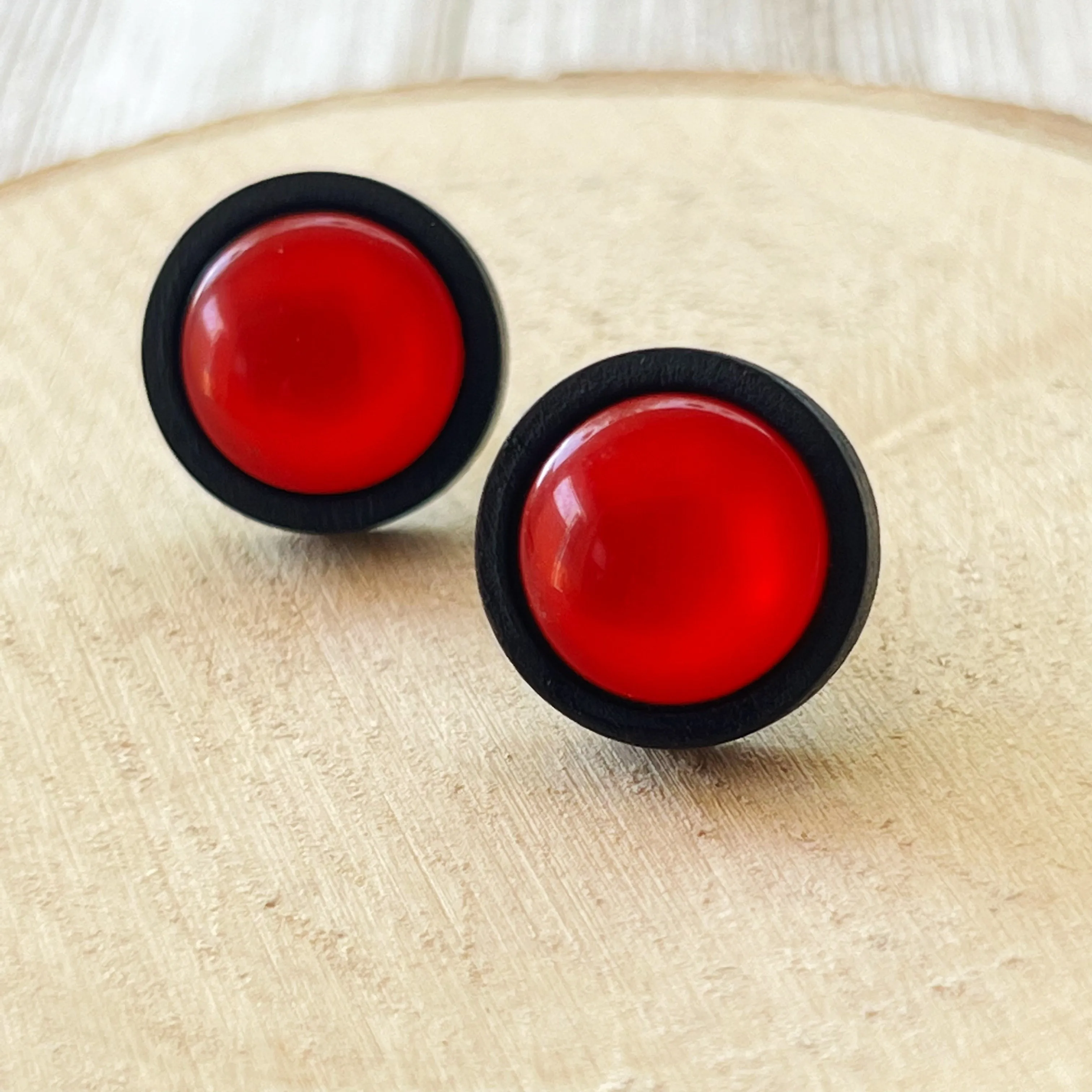 Red Resin Black Wood Unisex Stud Earrings - Stylish & Versatile Accessories