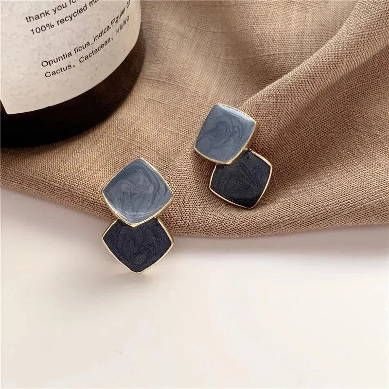 Retro Gold Circle Stud Earrings: Vintage Korean Jewelry - Stylish Women's Fashion