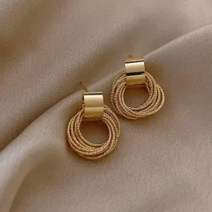 Retro Gold Circle Stud Earrings: Vintage Korean Jewelry - Stylish Women's Fashion