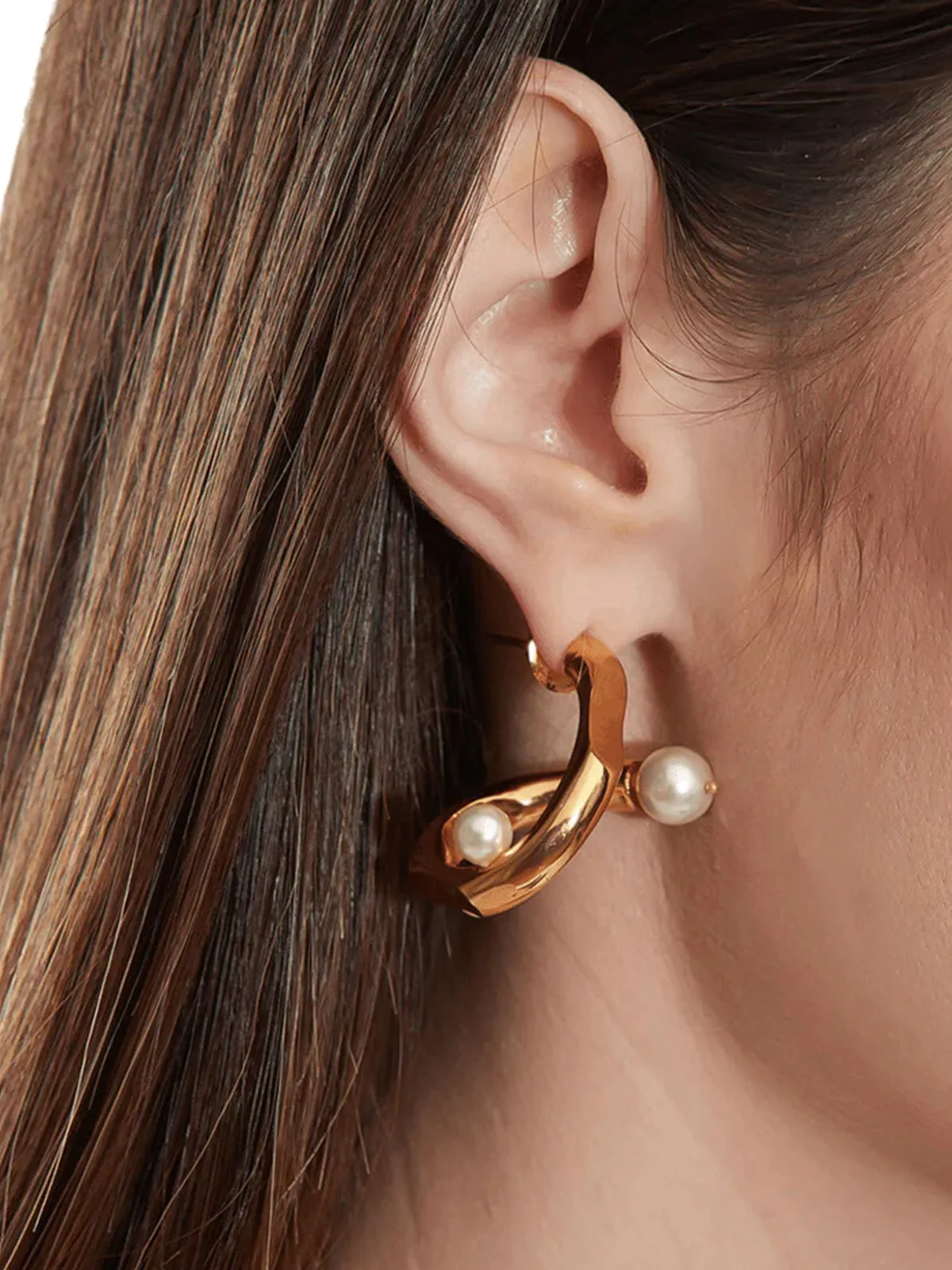 Sharvari in Pearl & Melting Gold Hoops