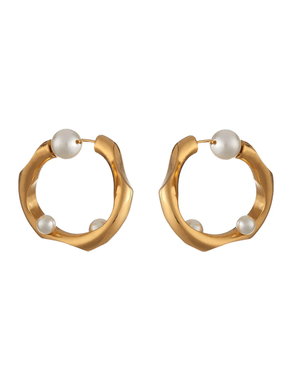 Sharvari in Pearl & Melting Gold Hoops