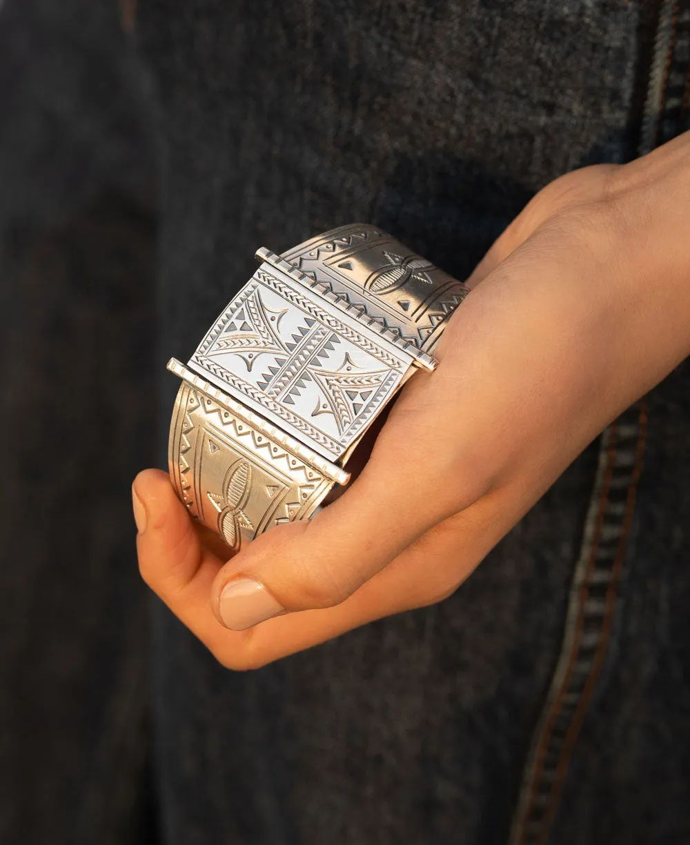 Sterling Silver Wide Cuff Bracelet: A Statement of Elegance and Craftsmanship