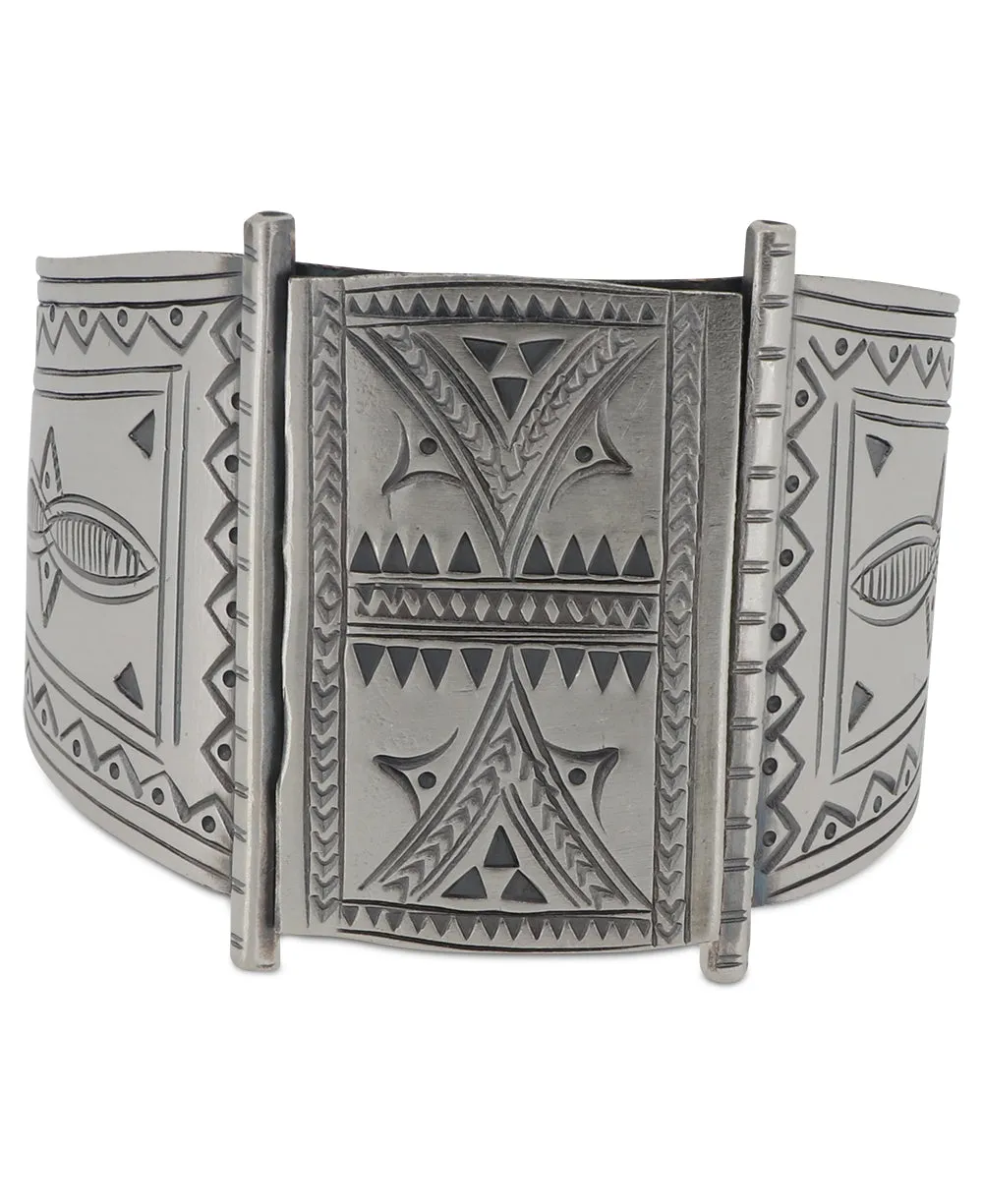 Sterling Silver Wide Cuff Bracelet: A Statement of Elegance and Craftsmanship