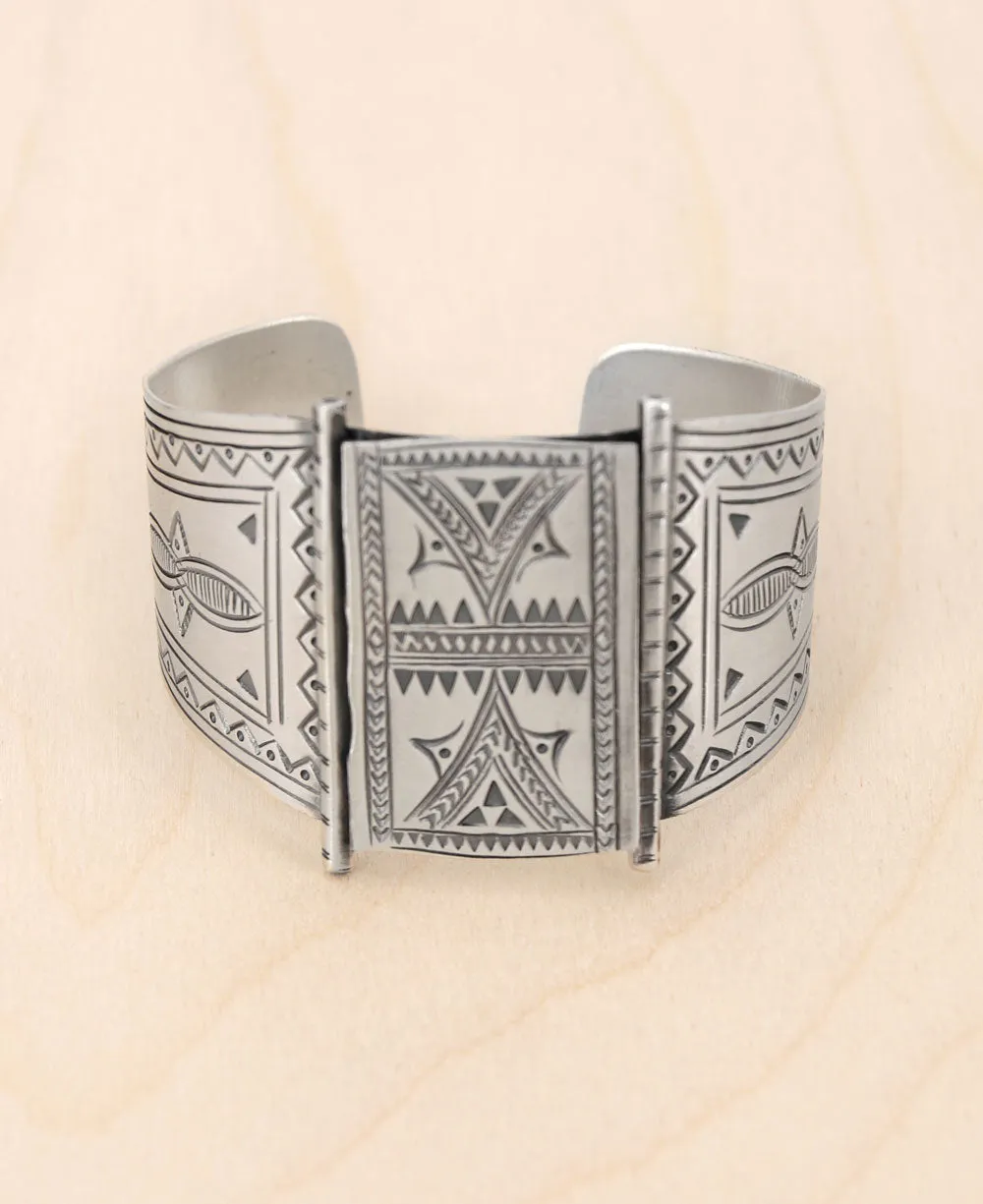 Sterling Silver Wide Cuff Bracelet: A Statement of Elegance and Craftsmanship