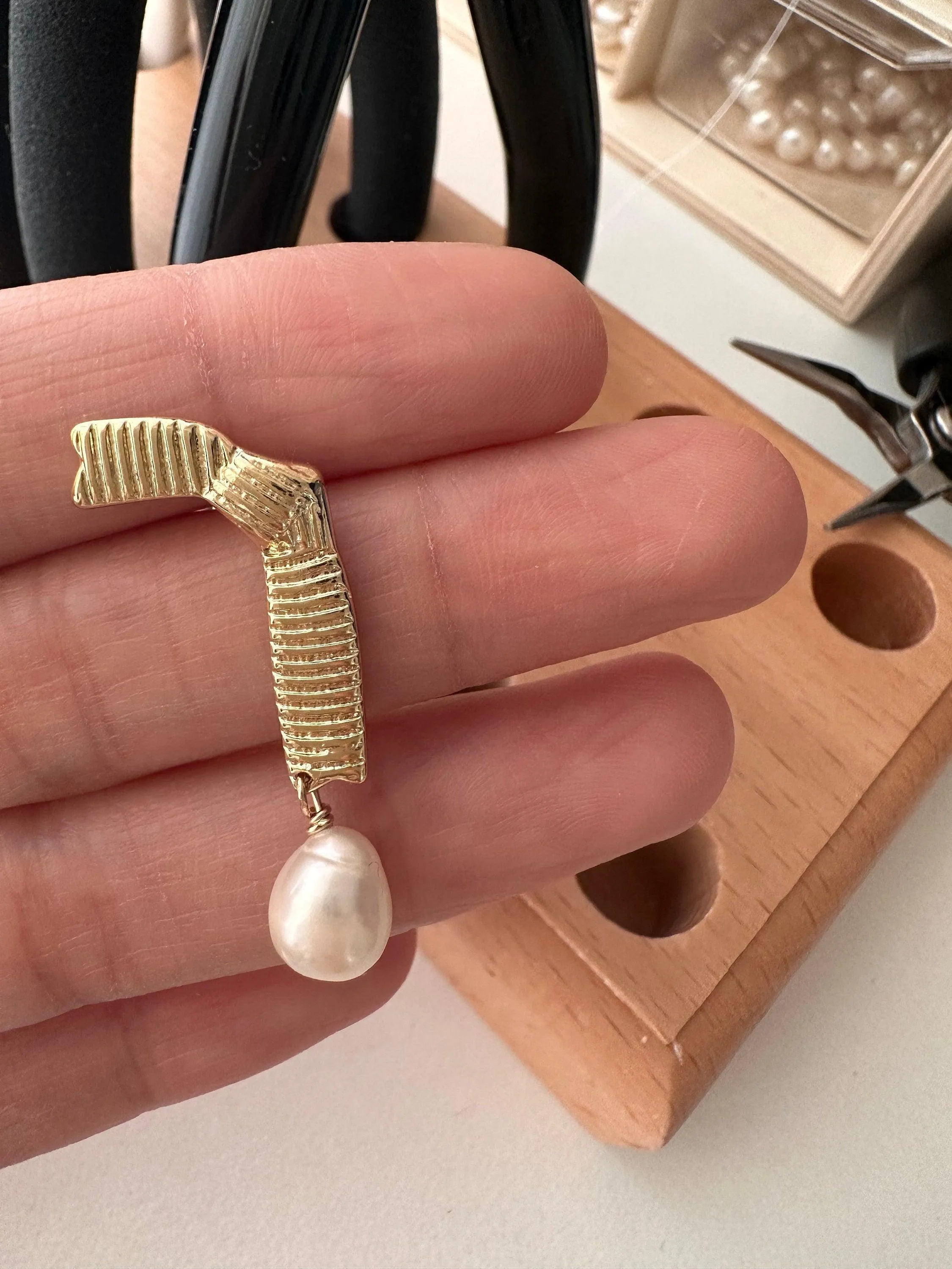 Stylish 14K gold plated asymmetrical earrings with pearl pendants