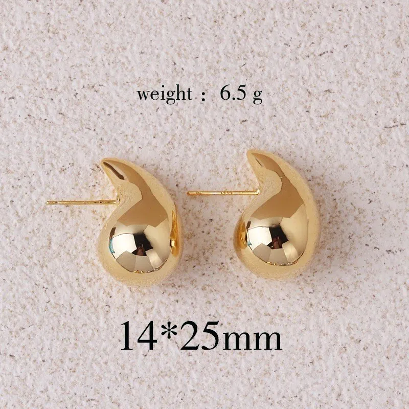 Stylish Women's Drop Earrings: Elevate your look with our elegant drop-shaped earrings.