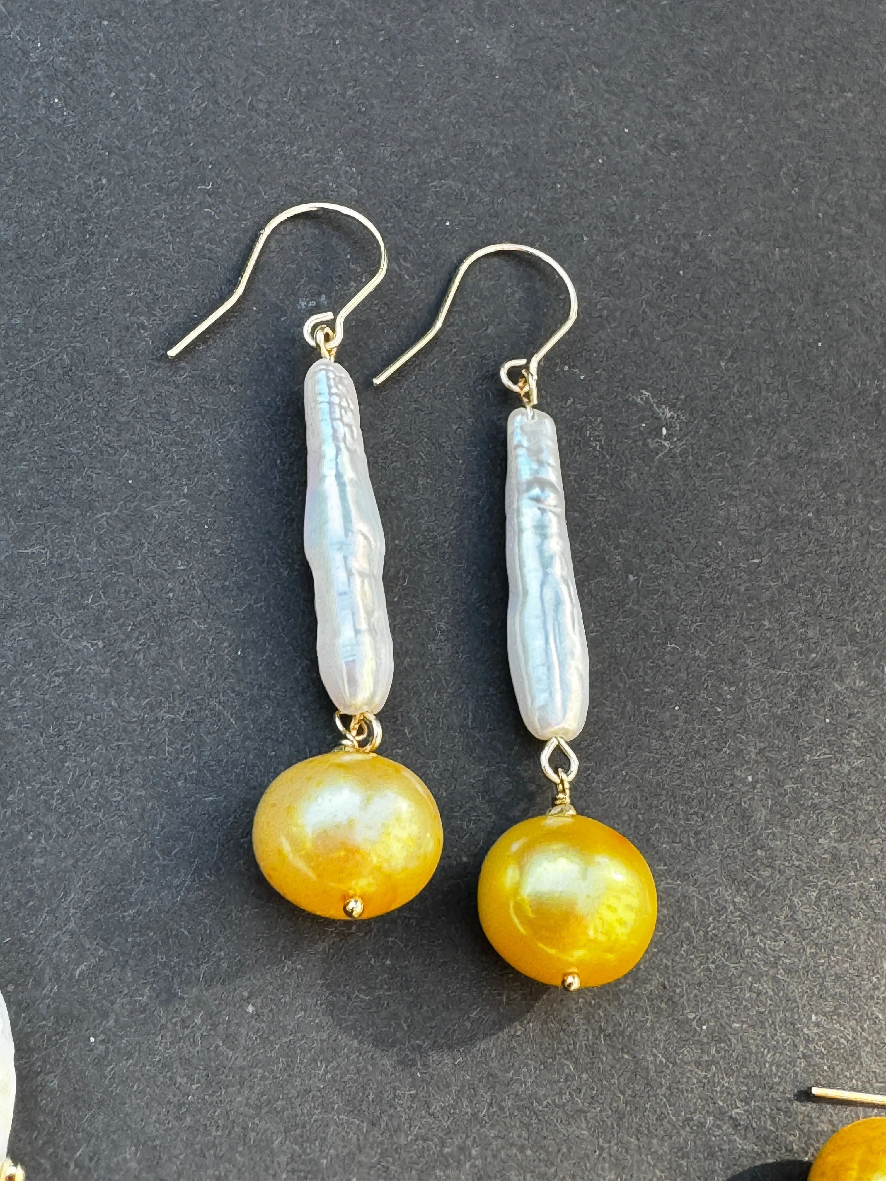The Golden Collection Pearl Earrings