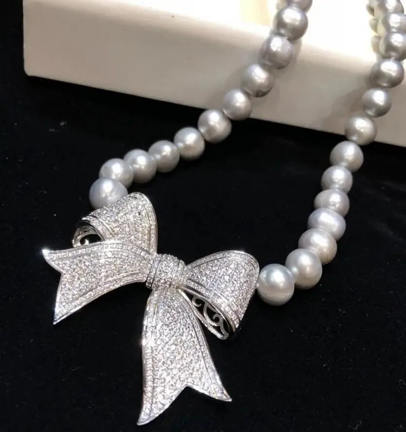 Unique Gray Pearl Bowknot Necklace