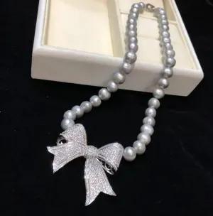 Unique Gray Pearl Bowknot Necklace