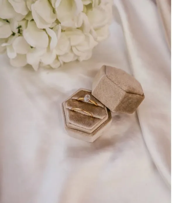 VELVET RING BOX