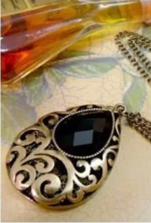 Vintage Black Pendant Necklace